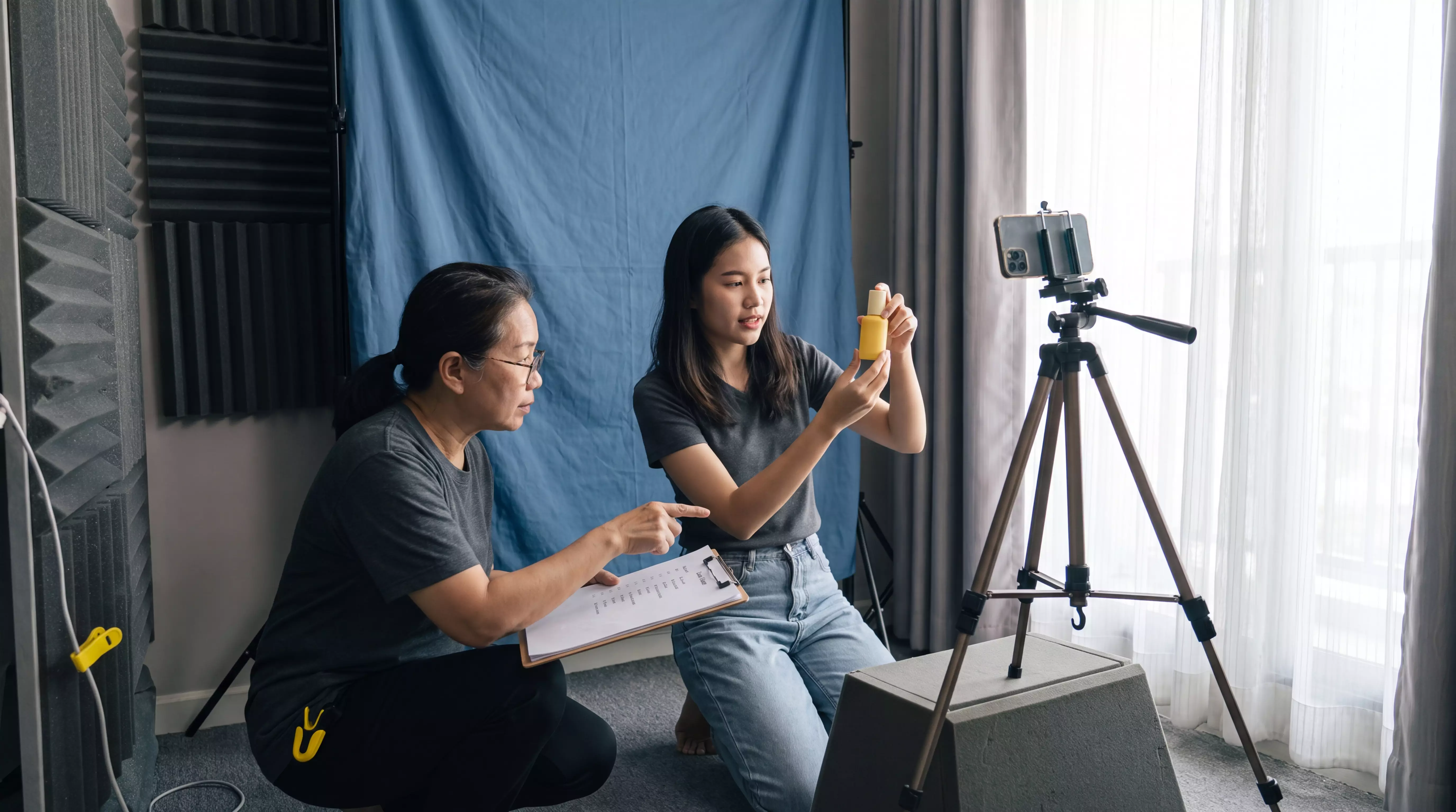 Influencer recording a product clip